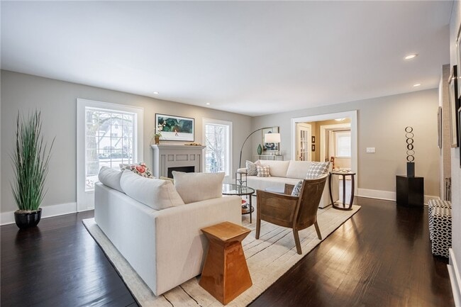 Building Photo - 230 San Gabriel Dr