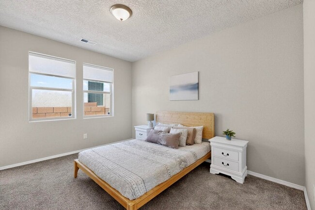 Building Photo - 832 Amatista Lp SE