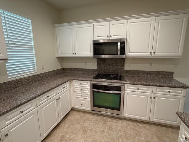 Building Photo - 33 Latitude