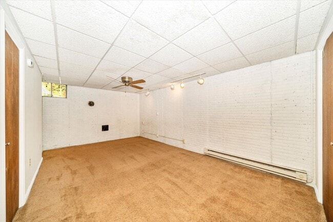 Building Photo - New Market Rental