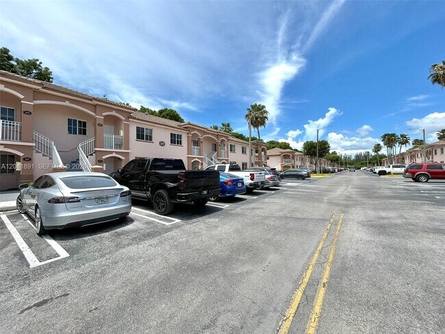 Building Photo - 1270 SE 28th Ct