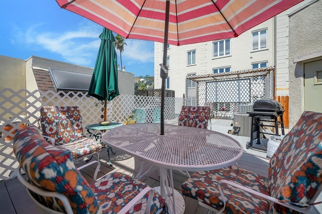 Rooftop - 1412 N Crescent Heights Blvd