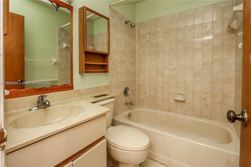 Building Photo - 2500 SW 113th Ct