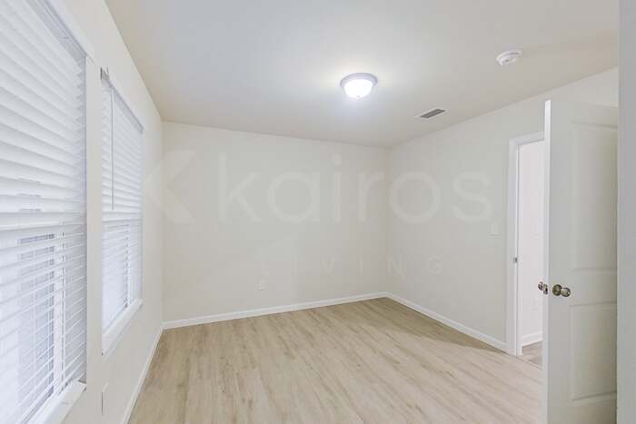 Building Photo - 21617 Yosemite Blvd