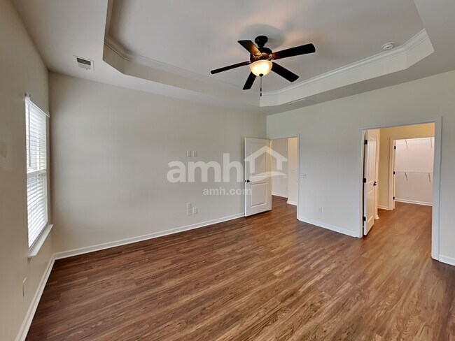 Building Photo - 2215 Ambergate Dr