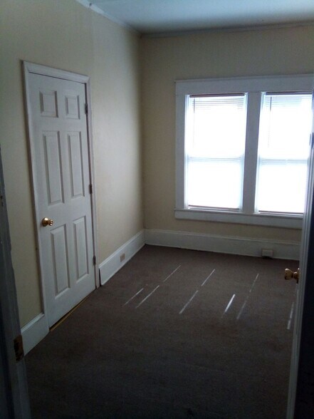 Building Photo - 2705 E Market St