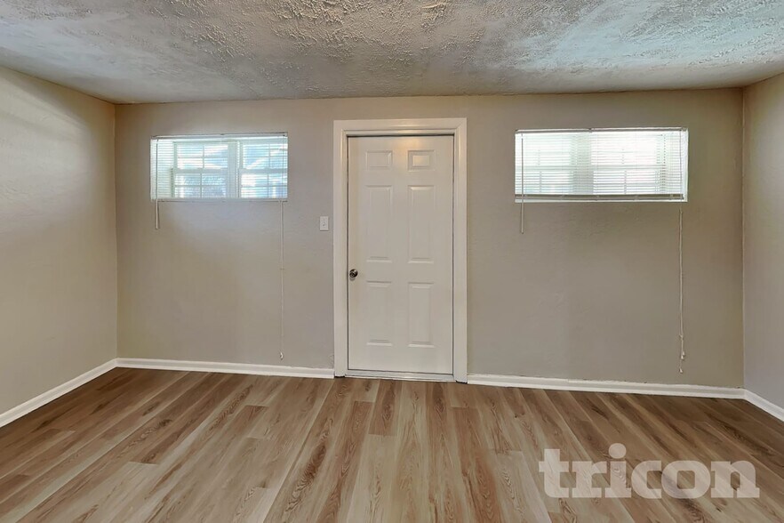 Building Photo - 506 Emberwood Dr