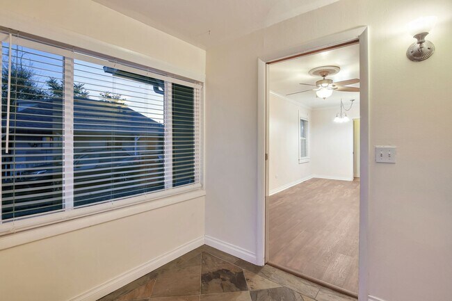 Building Photo - Charming 1924 Bungalow! 3 bedrooms and 1 b...