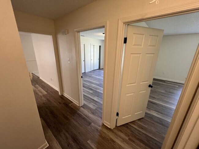 Building Photo - Newly renovated Single-Family Home in Shenandoah Estates Subdivision!