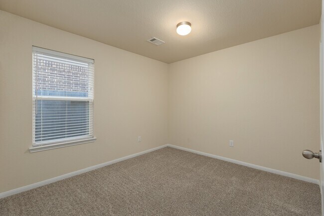 Building Photo - 17811 Wooded Bend Path