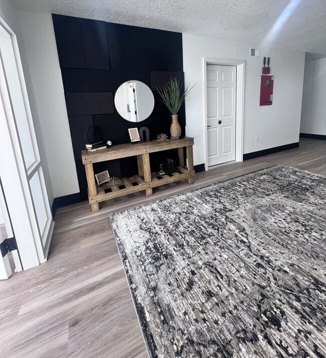 Building Photo - 209 W Jefferson St