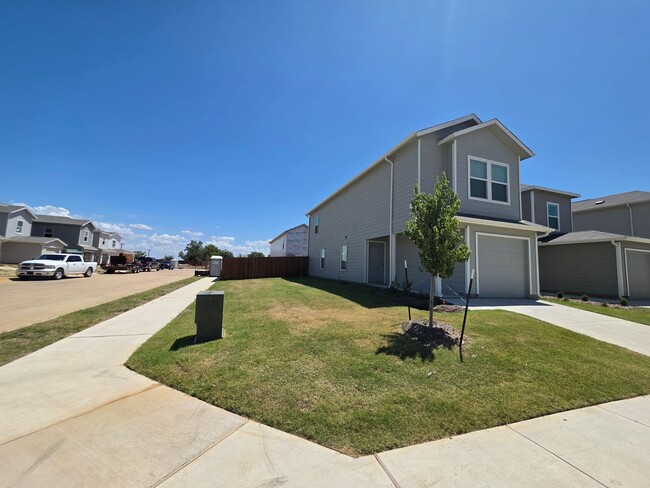 Building Photo - Charming New Build with Modern Layout – 3 ...