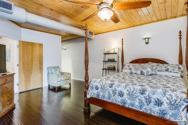 Building Photo - 11710 Gulf Beach Hwy