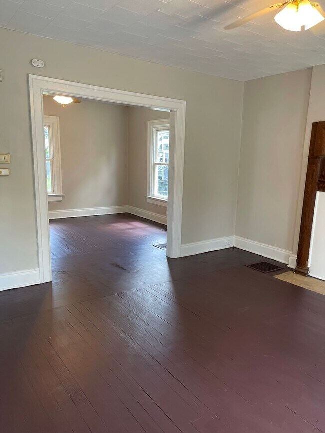 Building Photo - 112 Ridge Ave