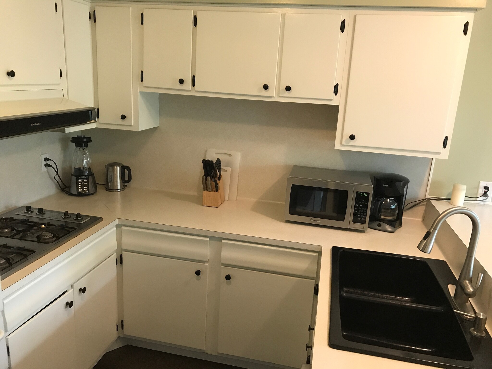 Kitchen - 3006 Cedarlawn Cir