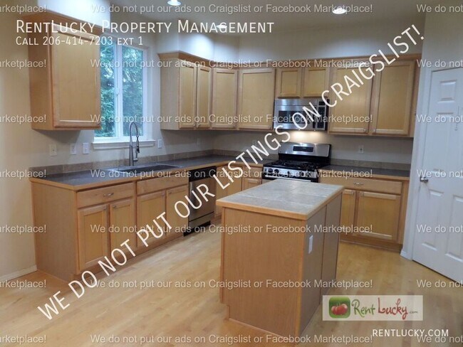 Building Photo - 111 203rd St SE