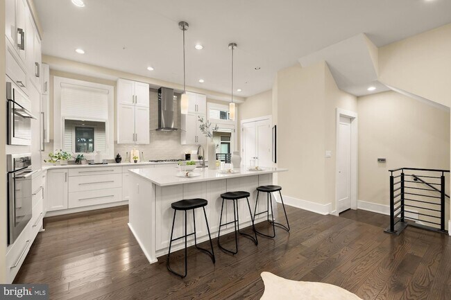 Building Photo - 153 Winsome Cir