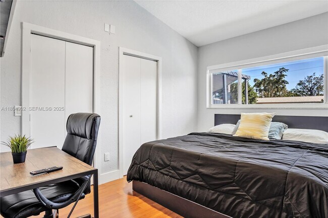 Building Photo - 2828 Cleveland St