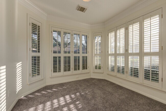 Building Photo - 1315 Crescent Pkwy Ct