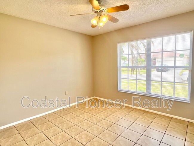 Building Photo - 1310 Lakehurst Way