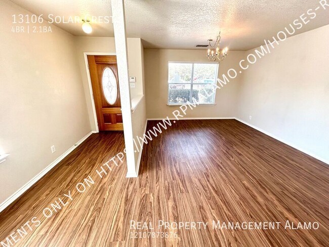 Building Photo - **MOVE IN SPECIAL** 4 Bedroom 2.5 Bath Hom...