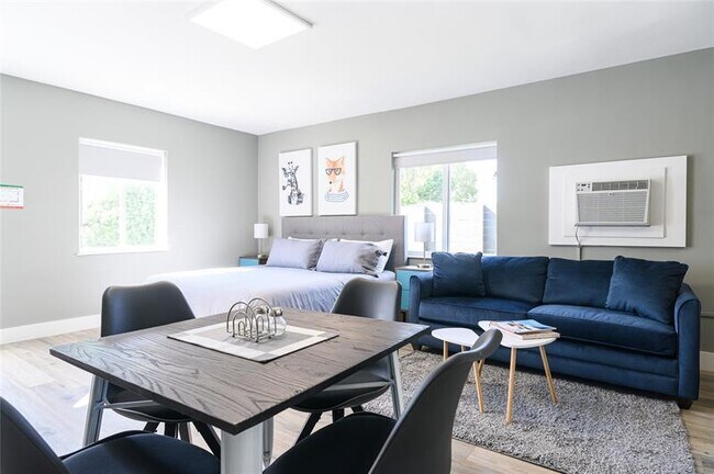 Building Photo - 1020 N Victoria Park Rd