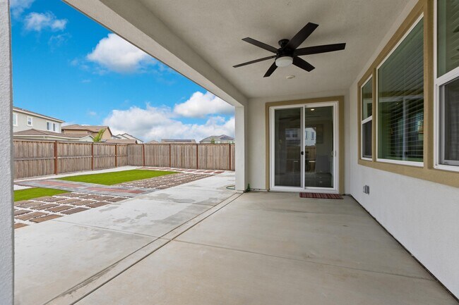 Building Photo - 10068 Carinata Dr