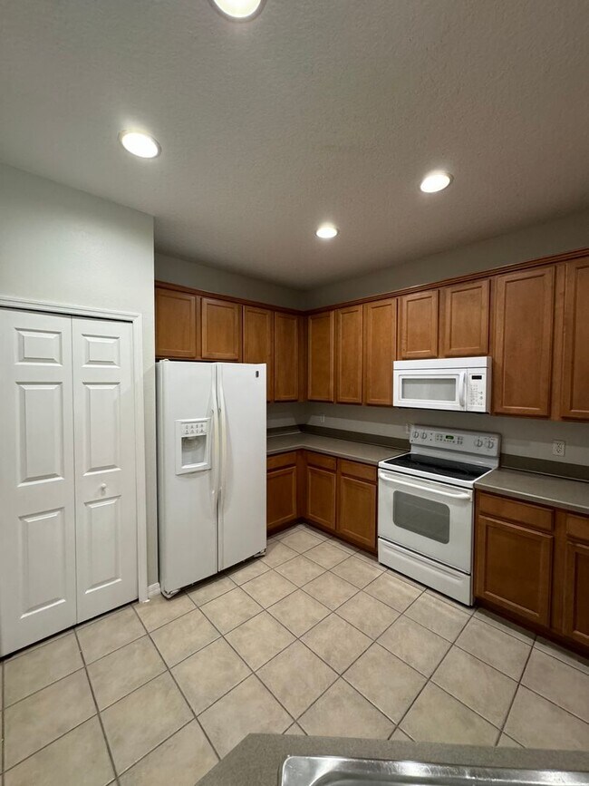 Building Photo - 10360 Sandy Marsh Ln