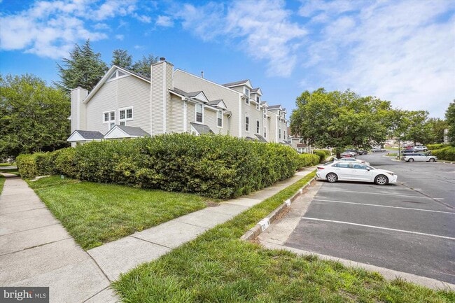 Building Photo - 6084 Netherton St