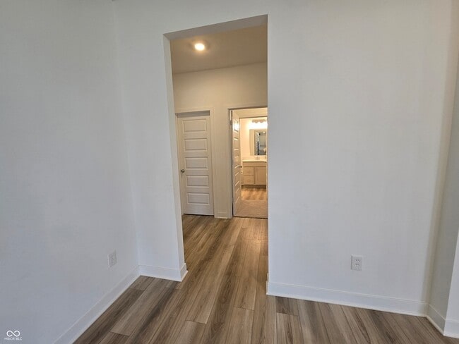 Building Photo - 5128 Summerton St