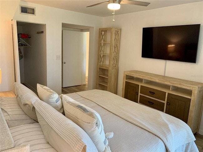 Building Photo - 6061 Bahia Del Mar Cir