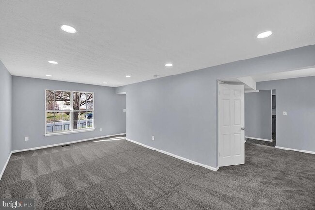 Building Photo - 801 High Plain Dr