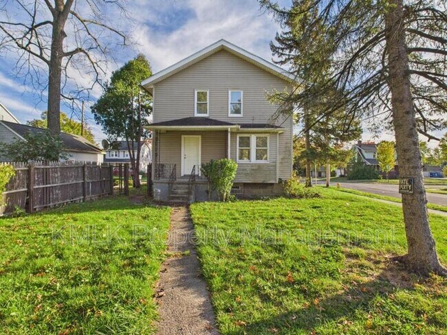 Building Photo - 903 Donald Ave