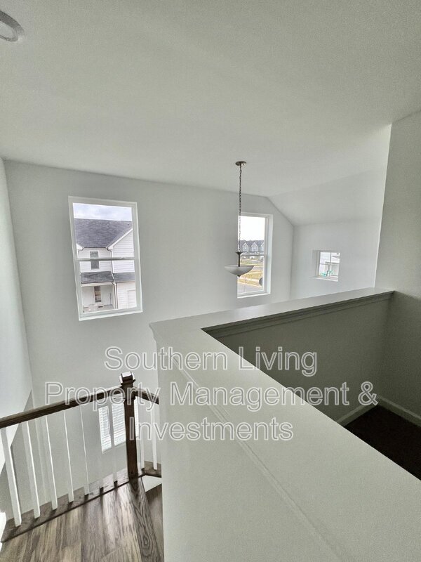 Building Photo - 13108 Rover St