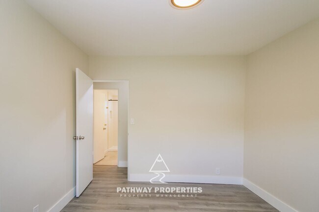 Building Photo - Charming 5-Bedroom Home in Provo’s Cottonw...