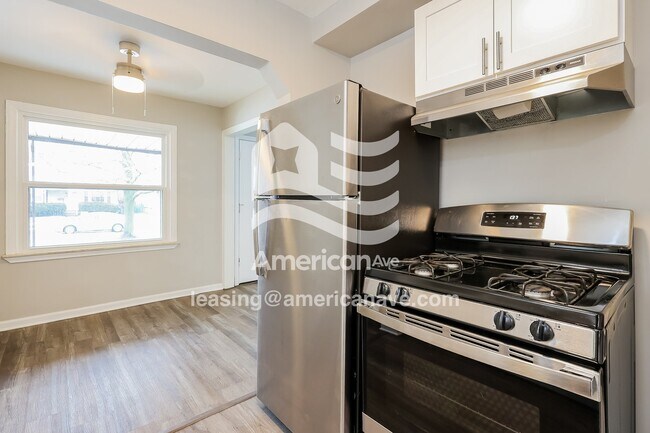 Building Photo - 312 De Villen Ave