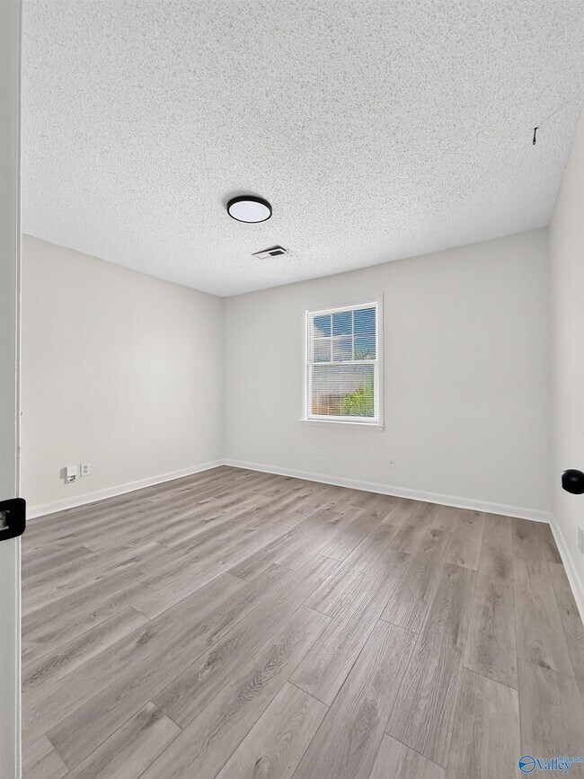 Building Photo - 6209 Friar Tuck Dr NW
