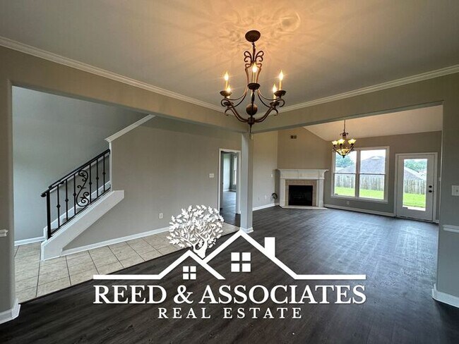 Building Photo - 4 Bedrooms in Southaven!