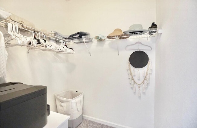 Building Photo - 378 NE 47th Pl