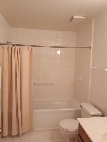 clean lines - 818 N Fayette St