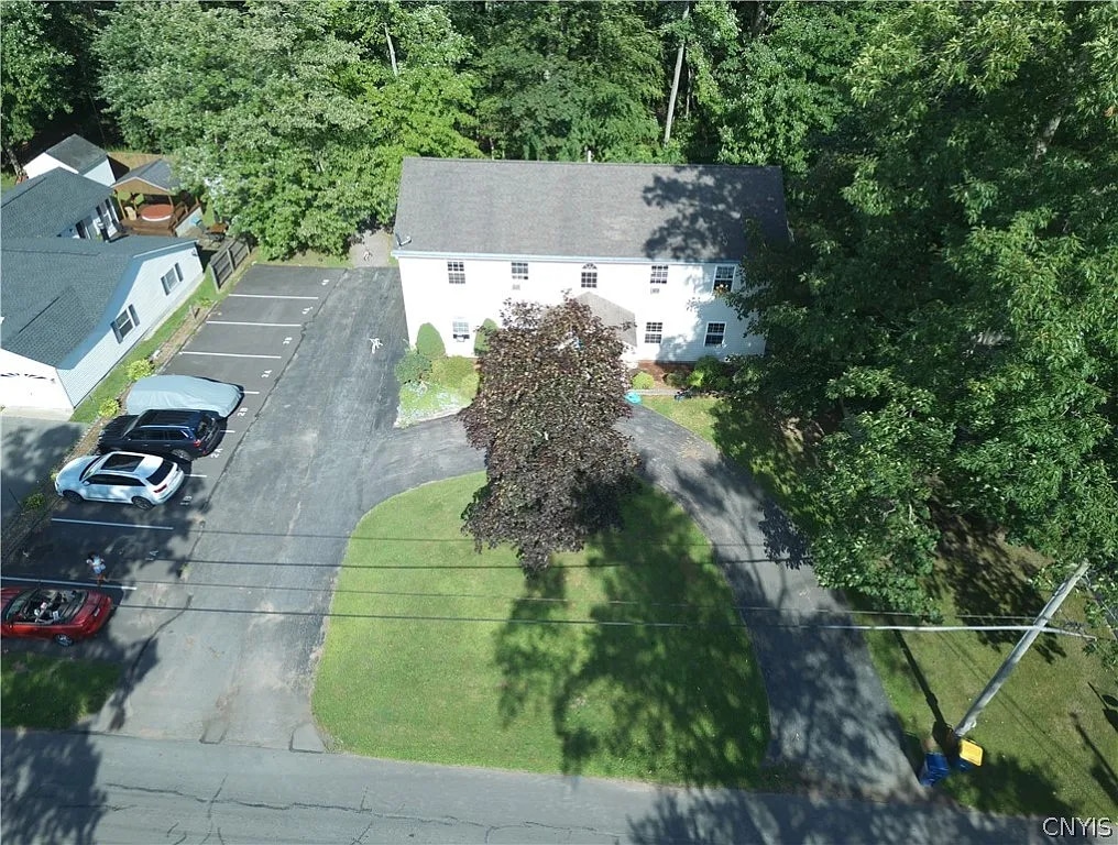Building Photo - 6674 Lake Shore Rd N