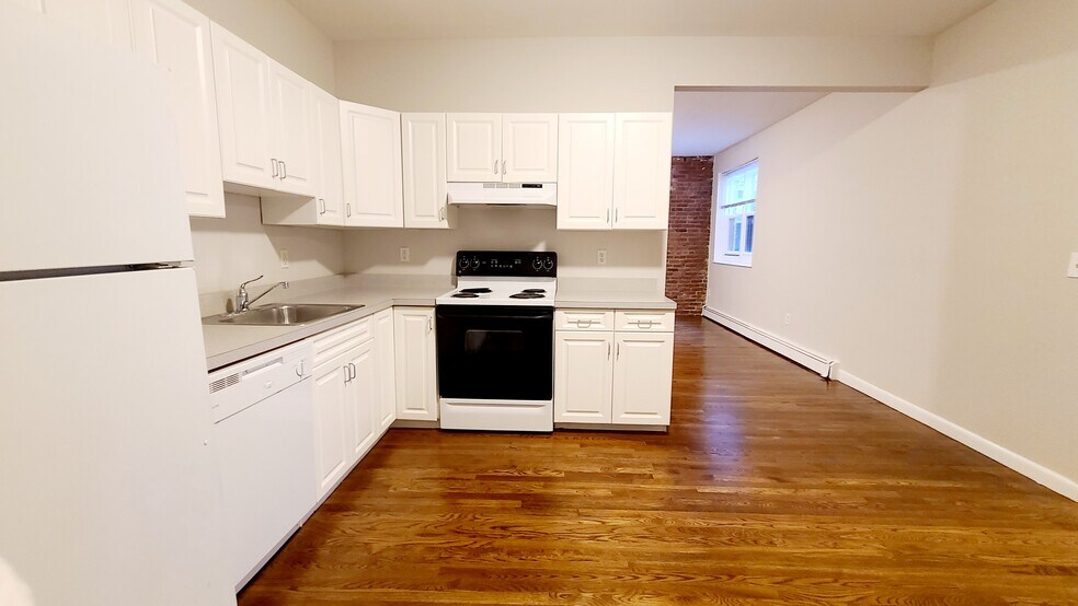 Building Photo - 25 Stearns Rd