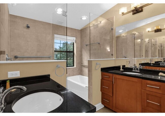 Building Photo - 14545 Damai Ln
