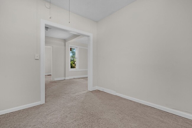 Building Photo - 3503 Oakmont Ave