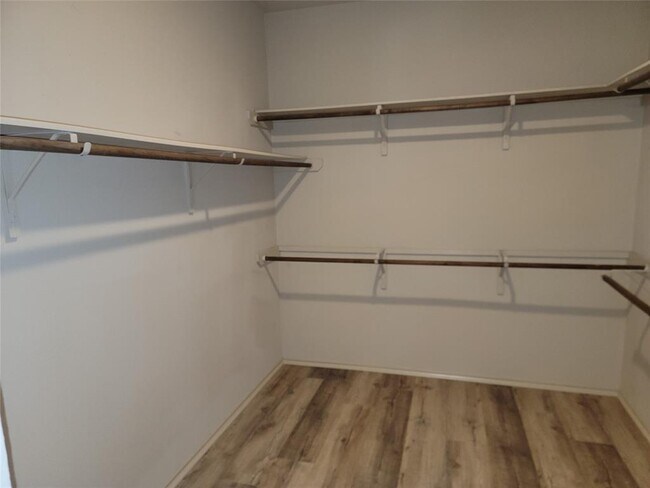 Building Photo - 20211 Louetta Reach Dr