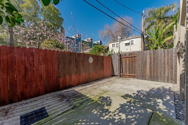 Building Photo - 510 15th St