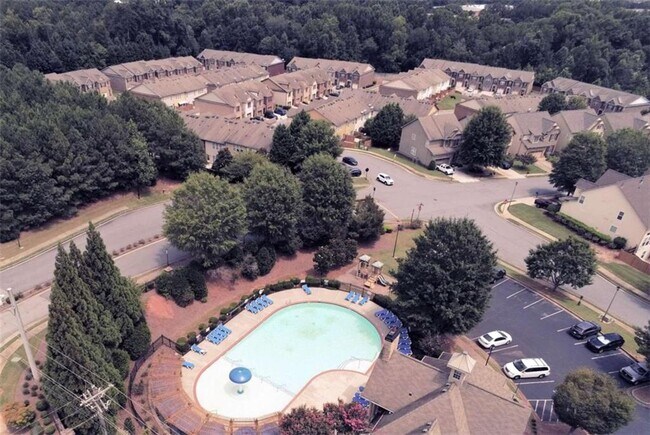 Building Photo - 2708 Beynon Ln NE