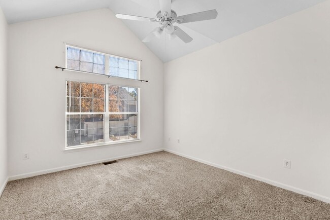 Building Photo - 2 Bed 1.5 Bath - Germantown Condo - Attach...