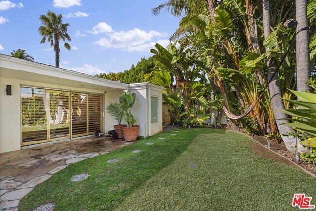 Building Photo - 8405 Edwin Dr