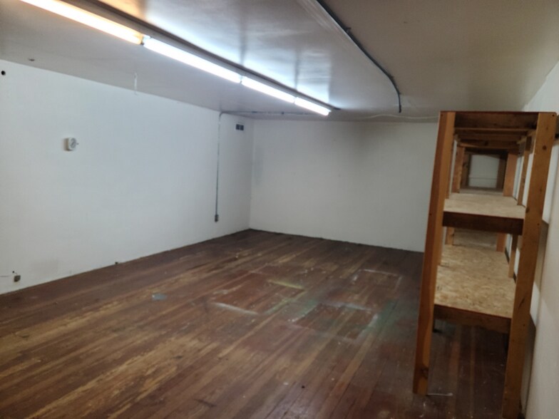 Building Photo - 1634 S College Ave